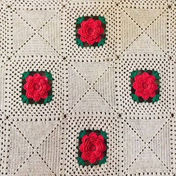 Vintage Crochet Bedspread Blanket Floral 3D-Roses - Picture 5 of 8